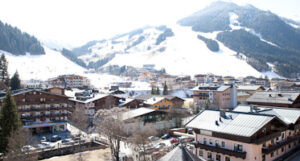 Brit Leads EPT Snowfest