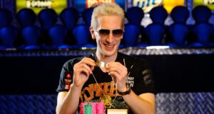 Poker Pros In Mixed Martial Arts Battle 