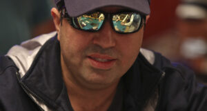 Mirzikinian Limping Buttons in the Dark at WSOP