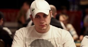 2012 WSOP Overnight Leaders Report