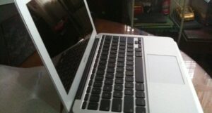 Win MacBook Air At BetVictor Poker On Sunday