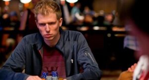Online Poker Pro To Take On Politician