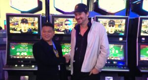 Hellmuth, Chan Star In Heads-Up Hold'em Game