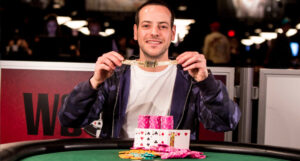 Eric Buchman Wins 2014 WSOP $1,500 Seven-Card Stud 