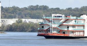 Iowa Riverboat Casino Makes Trip To Shipyard