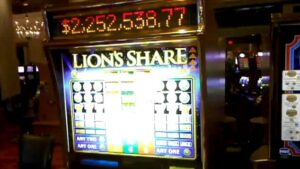 Gambler Finally Hits Legendary Slot Machine