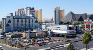 Hooters Las Vegas Closes Its Small Poker Room