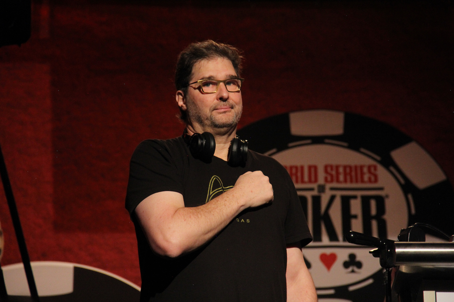1747779315_original_Phil_Hellmuth_Ceremony.jpg