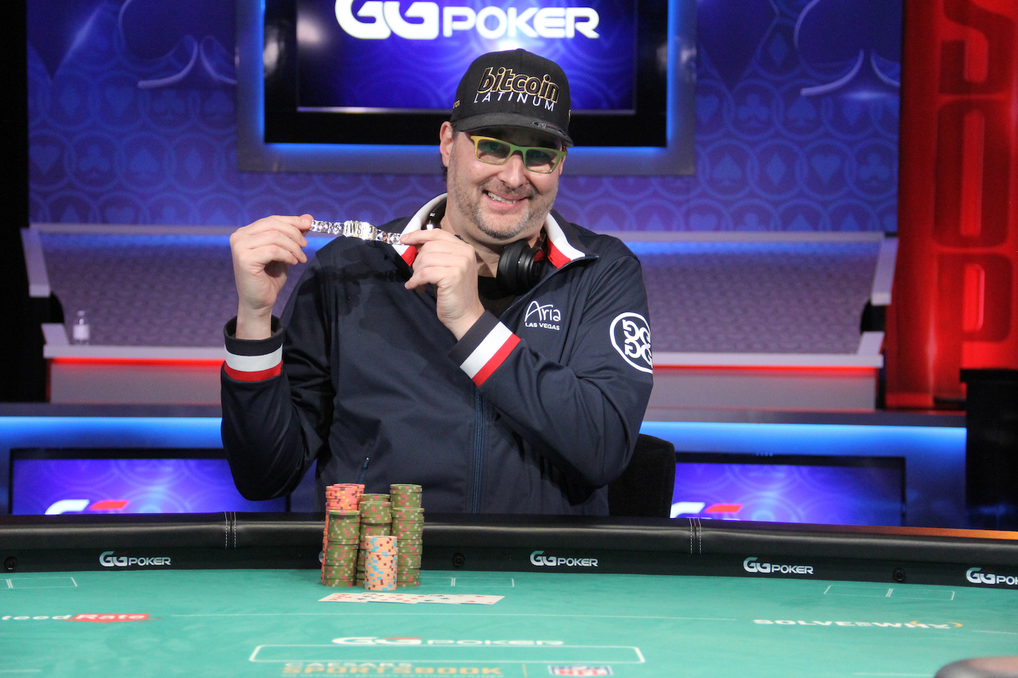 1747779321_original_Phil_Hellmuth_Wins_16th_Bracelet.jpg