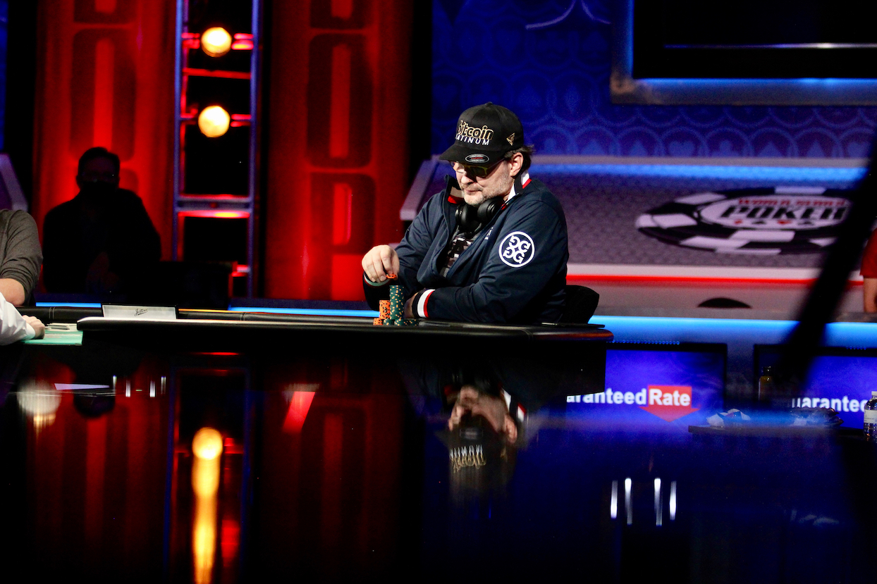 1747779439_original_Phil_Hellmuth_Chases_17th_Bracelet.jpg