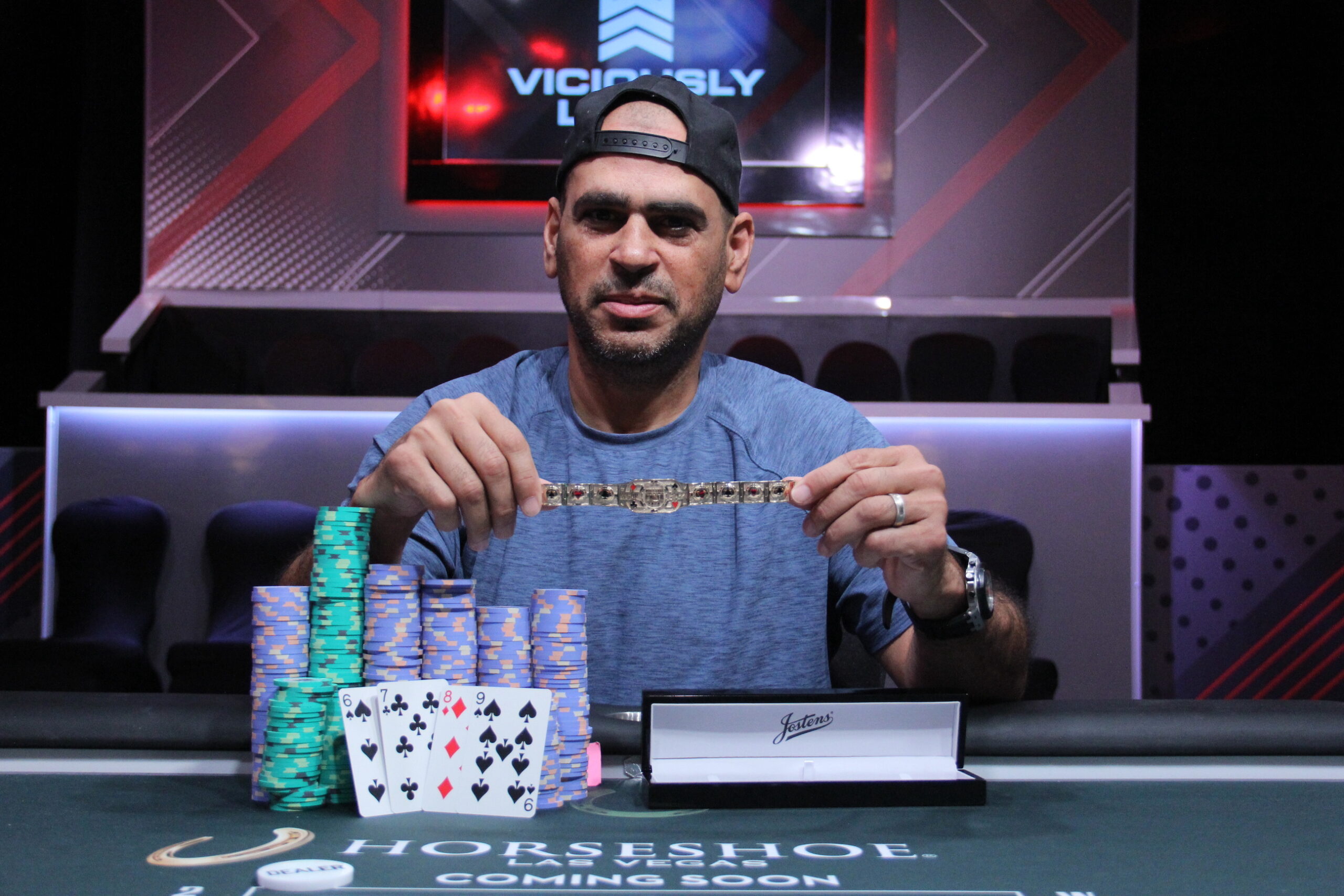 1747780240_original_Amnon_Filippi_Wins_Bracelet-scaled.jpg