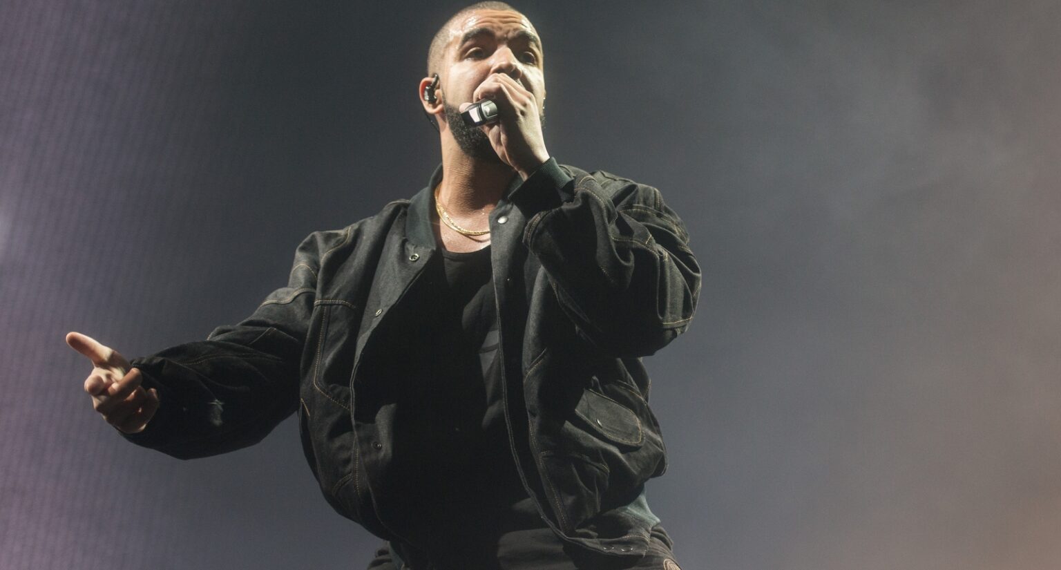 Rapper Drake Loses $8 Million Gambling Over Last Month