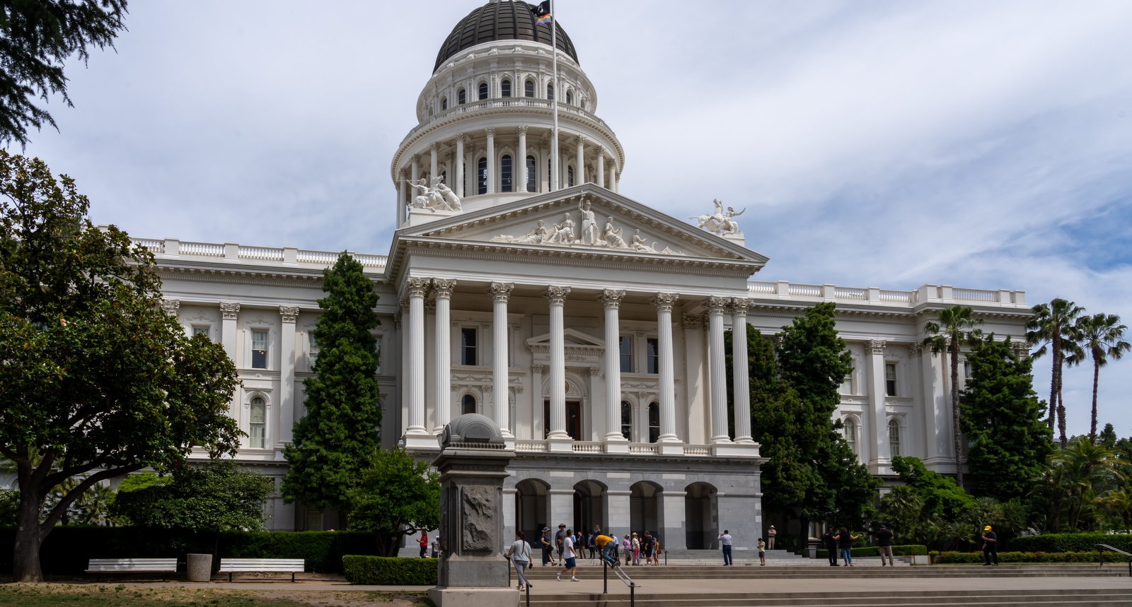A picture of the California Capitol