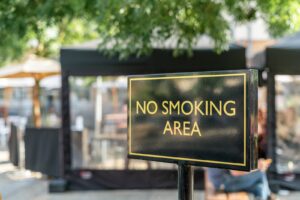 A picture of a "no smoking area" sign