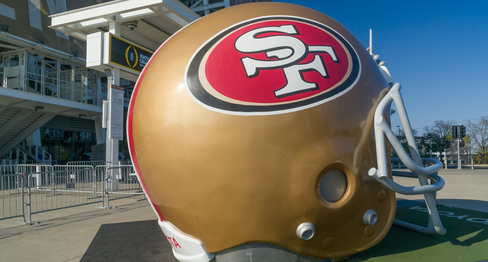 A picture of a 49ers helment