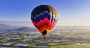 A picture of a hot air balloon