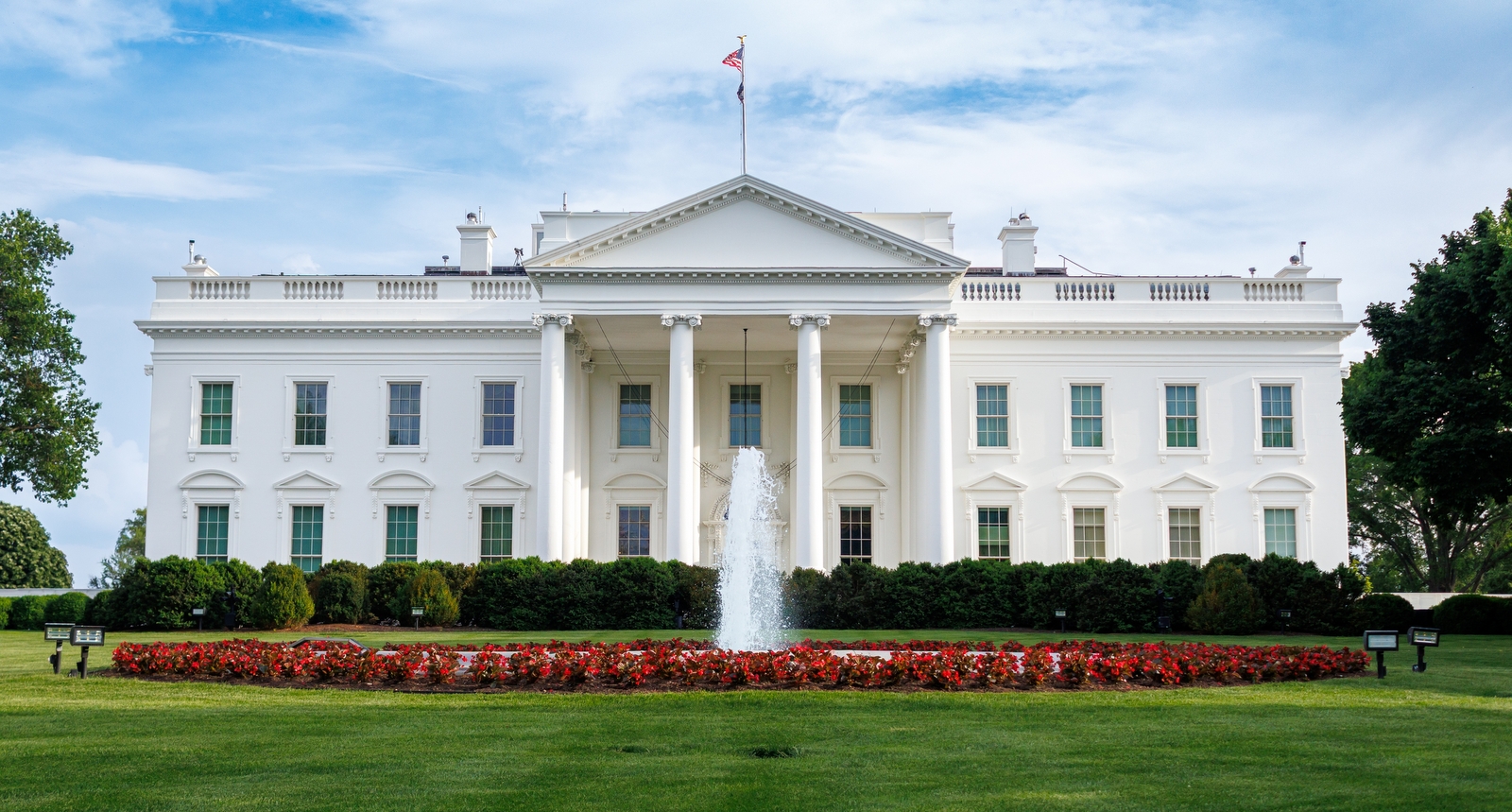 White House Warns Staff After Suspect Futures Market Betting