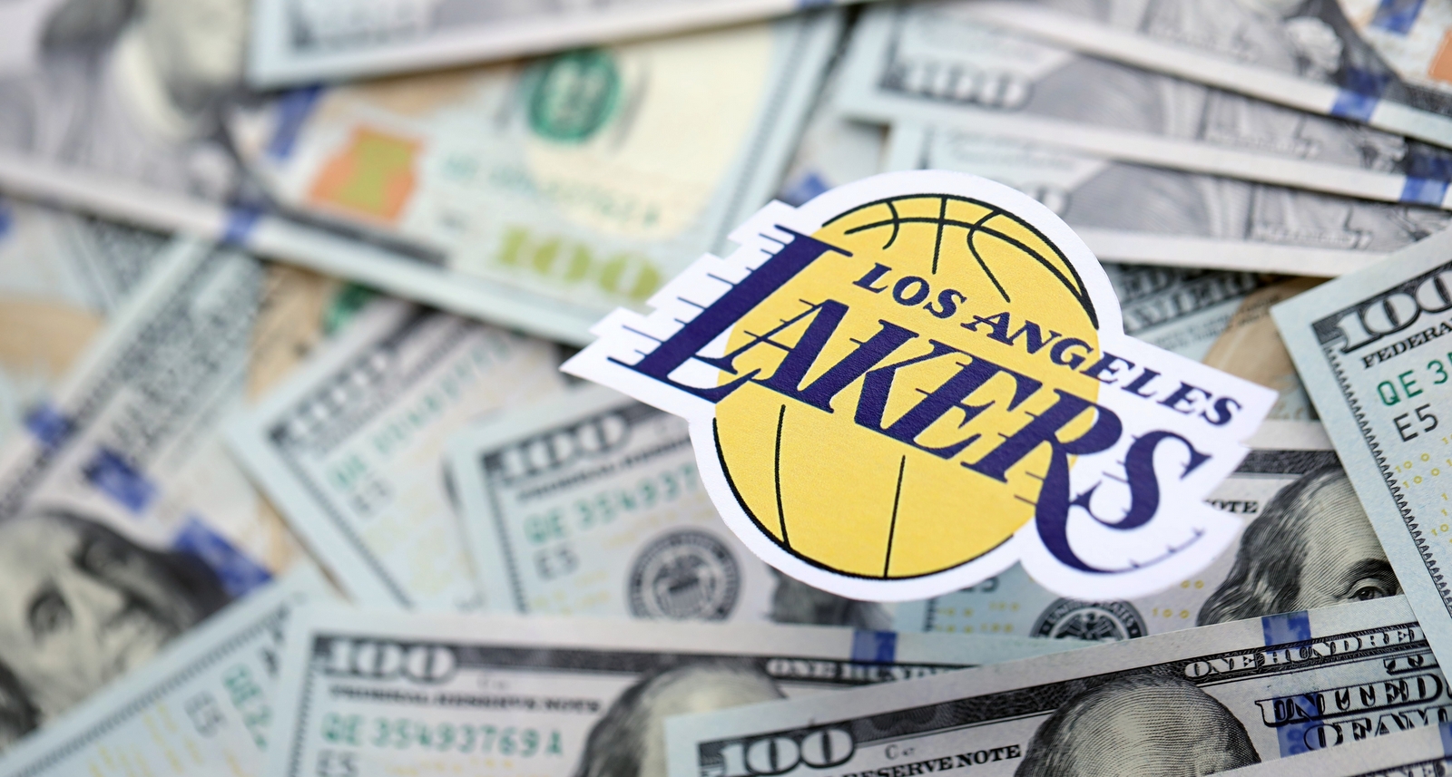 Former Lakers Star Refused Teammates’ Cash After Gambling Wins